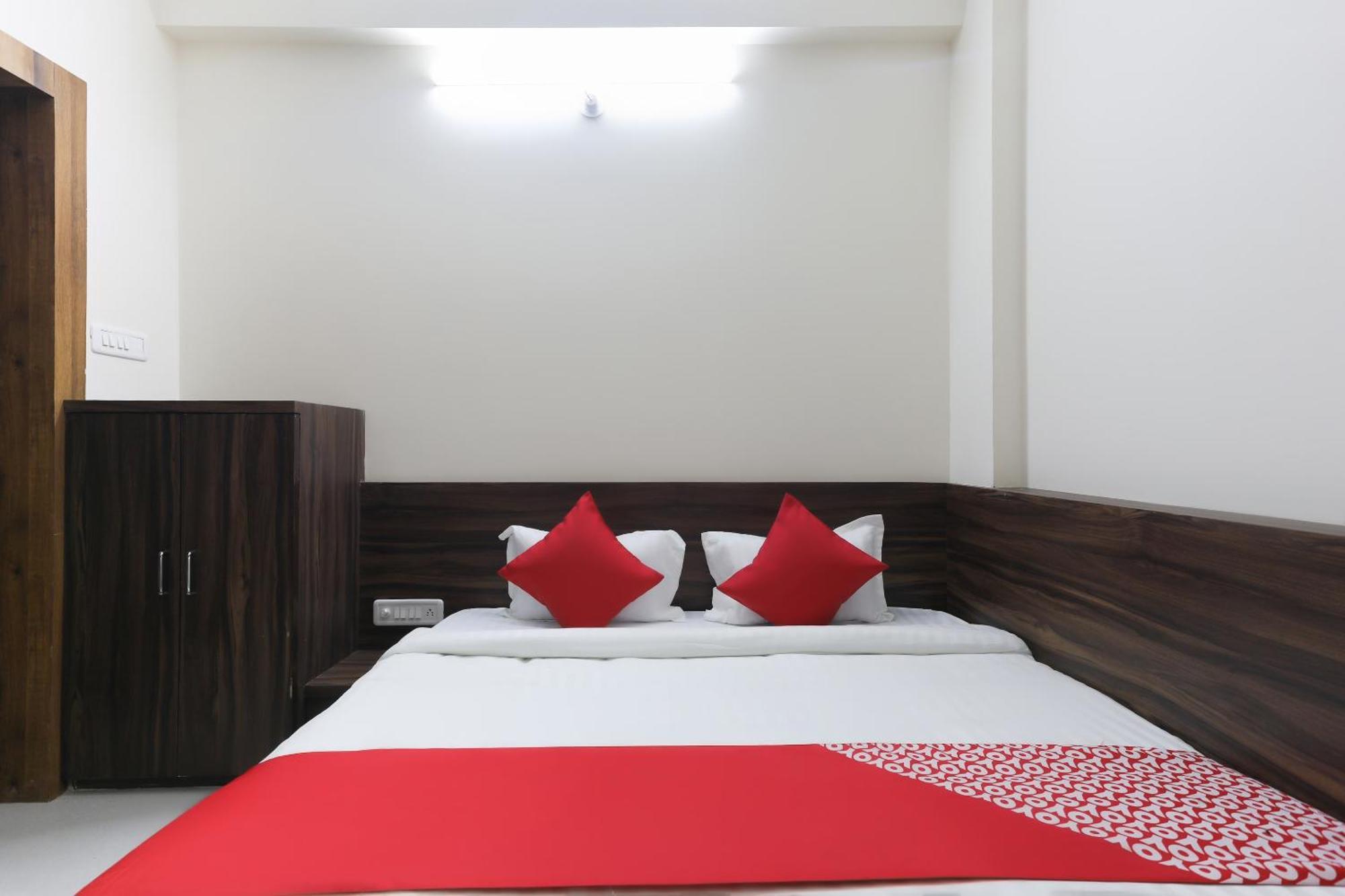 Hotel O La Flora Indore Bagian luar foto