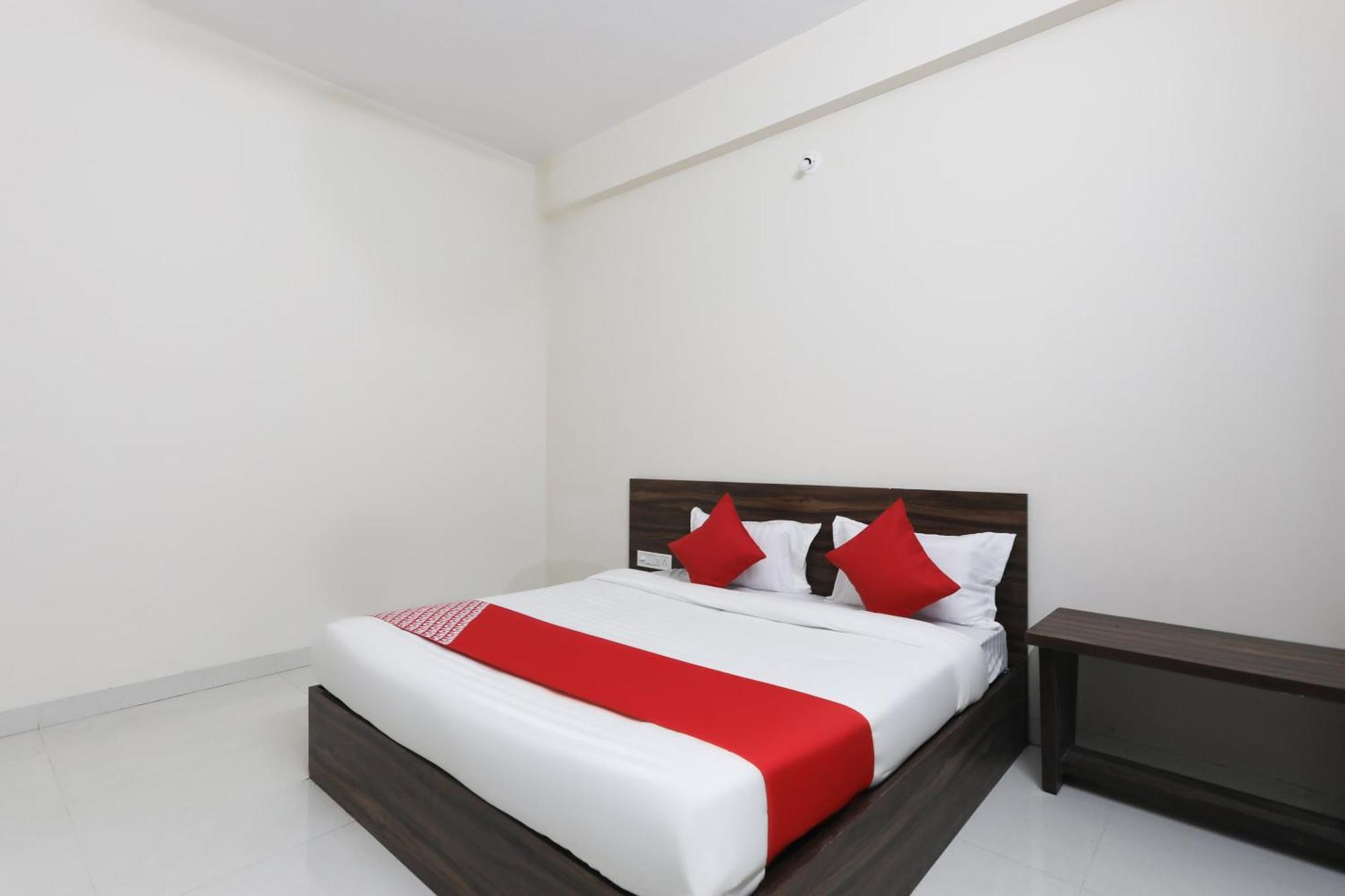 Hotel O La Flora Indore Bagian luar foto
