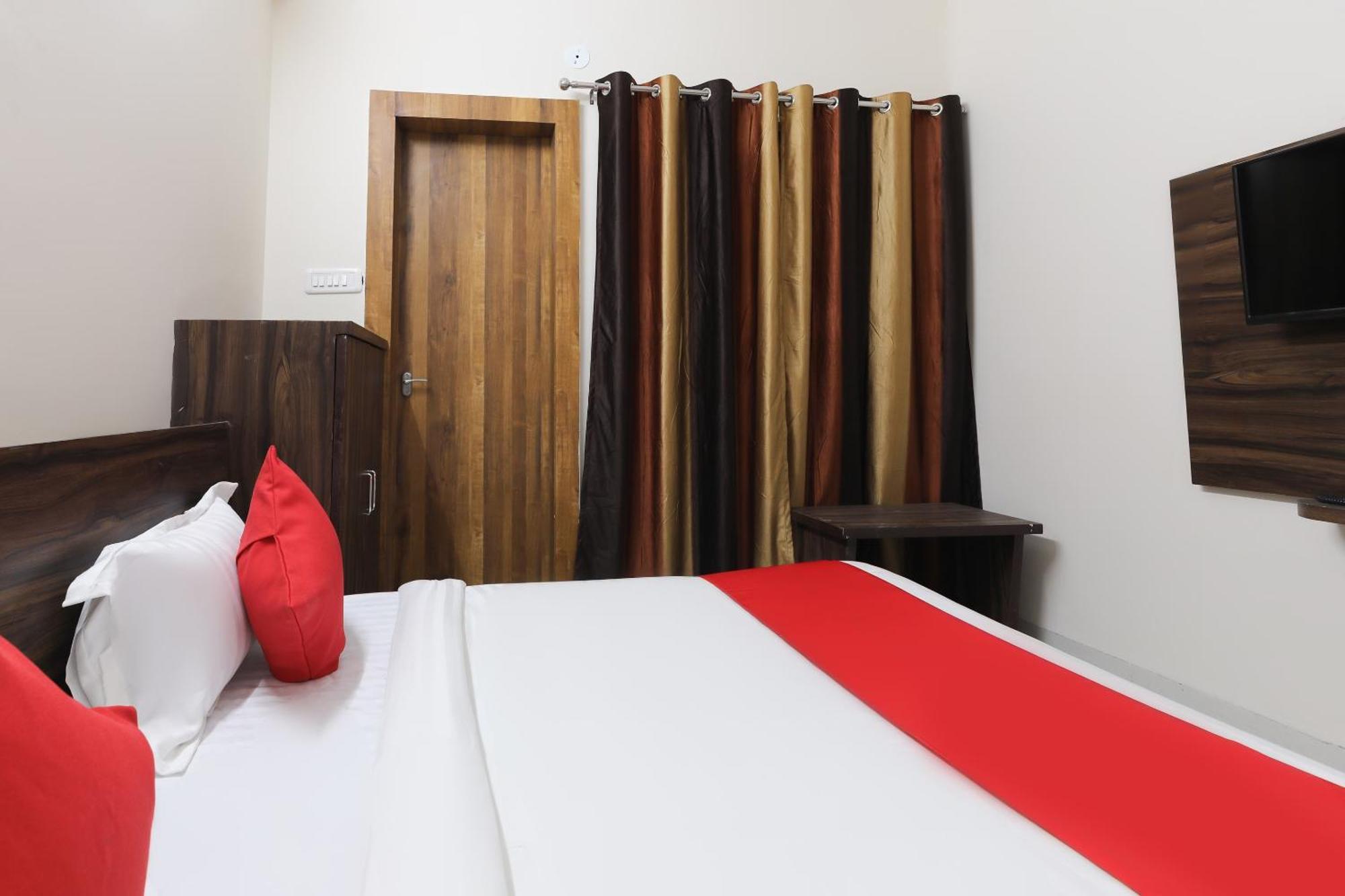Hotel O La Flora Indore Bagian luar foto